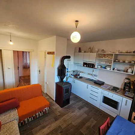 Casa de Férias Studenac Mionica Sevrljuge